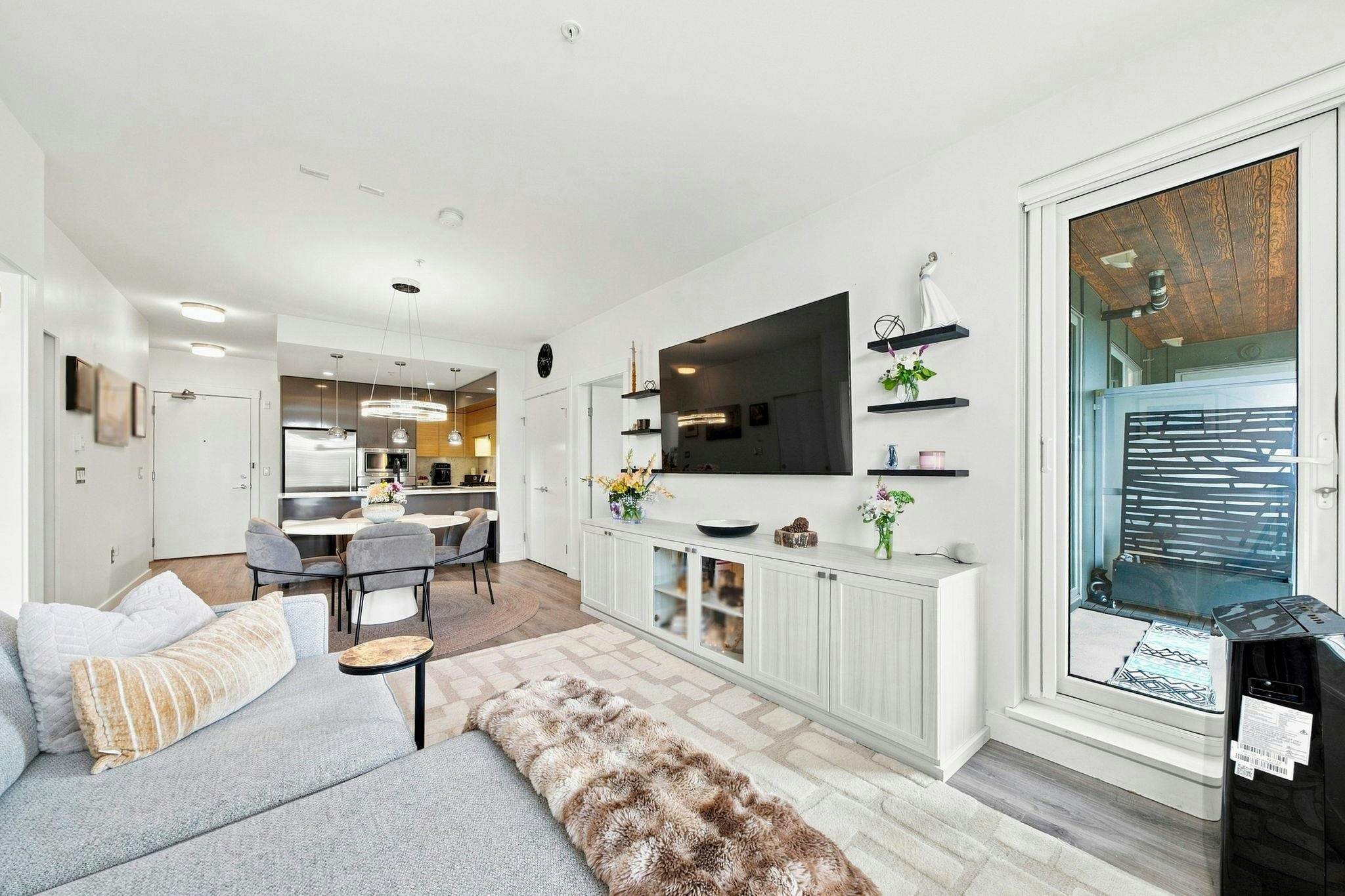 401-1327 Draycott Road, North Vancouver, BC, V7J 1W1 - 11