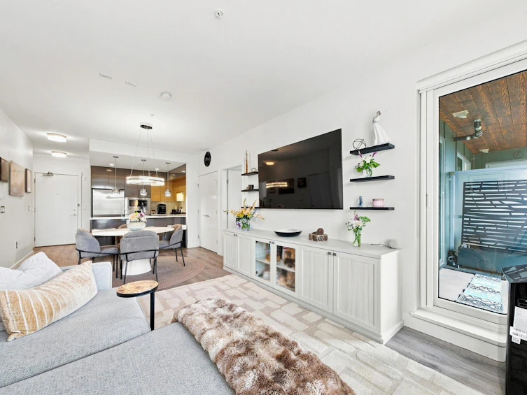 401-1327 Draycott Road, North Vancouver, BC, V7J 1W1 - 11