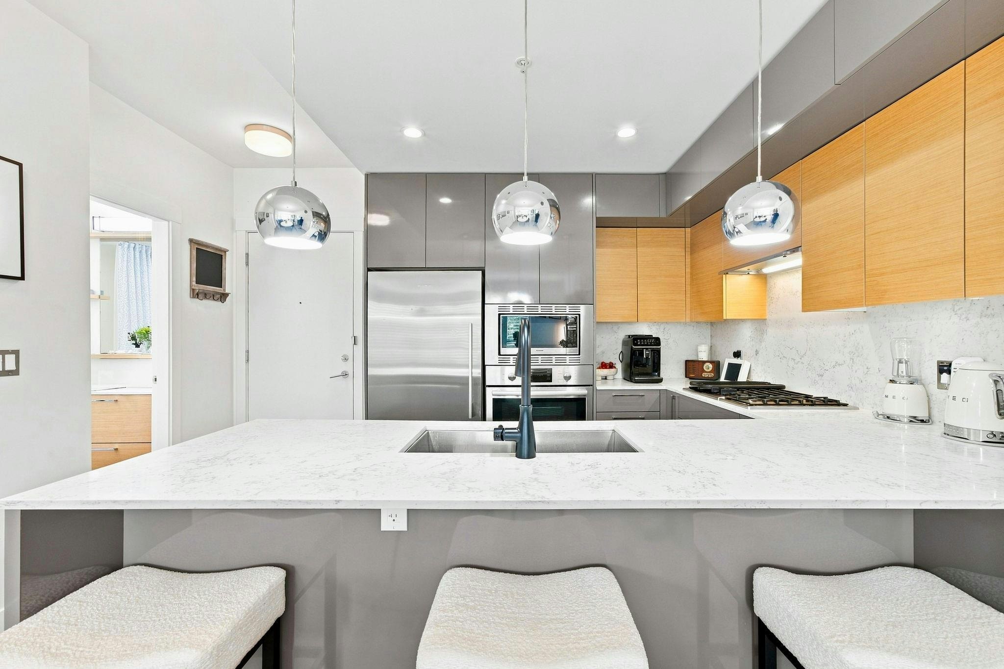401-1327 Draycott Road, North Vancouver, BC, V7J 1W1 - 8