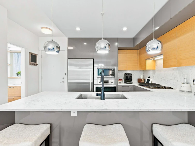 401-1327 Draycott Road, North Vancouver, BC, V7J 1W1 - 8
