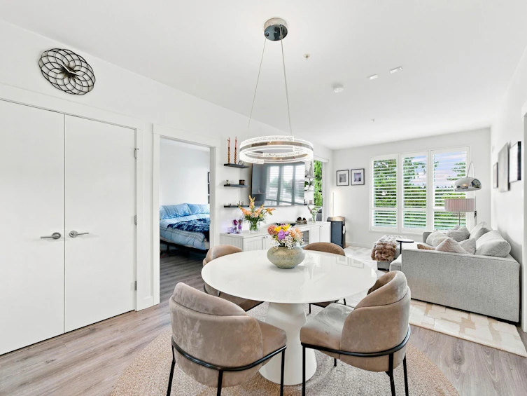 401-1327 Draycott Road, North Vancouver, BC, V7J 1W1 - 9