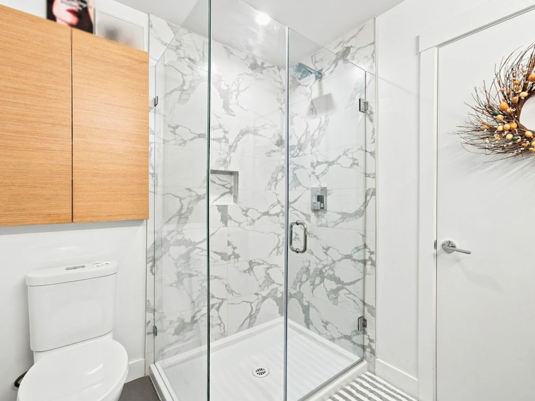 401-1327 Draycott Road, North Vancouver, BC, V7J 1W1 - 15