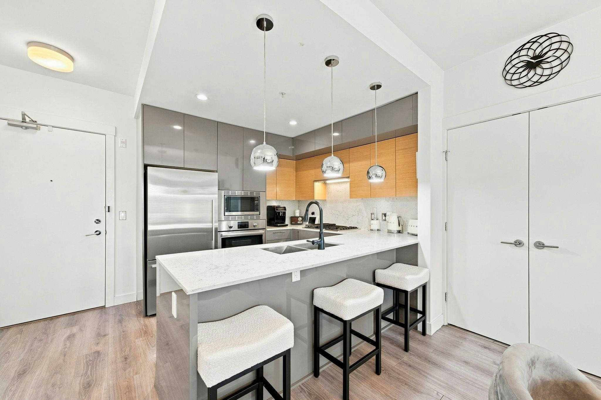 401-1327 Draycott Road, North Vancouver, BC, V7J 1W1 - 7