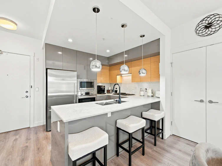 401-1327 Draycott Road, North Vancouver, BC, V7J 1W1 - 7