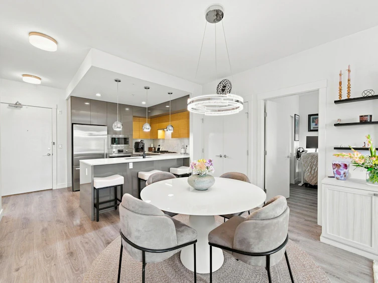 401-1327 Draycott Road, North Vancouver, BC, V7J 1W1 - 3