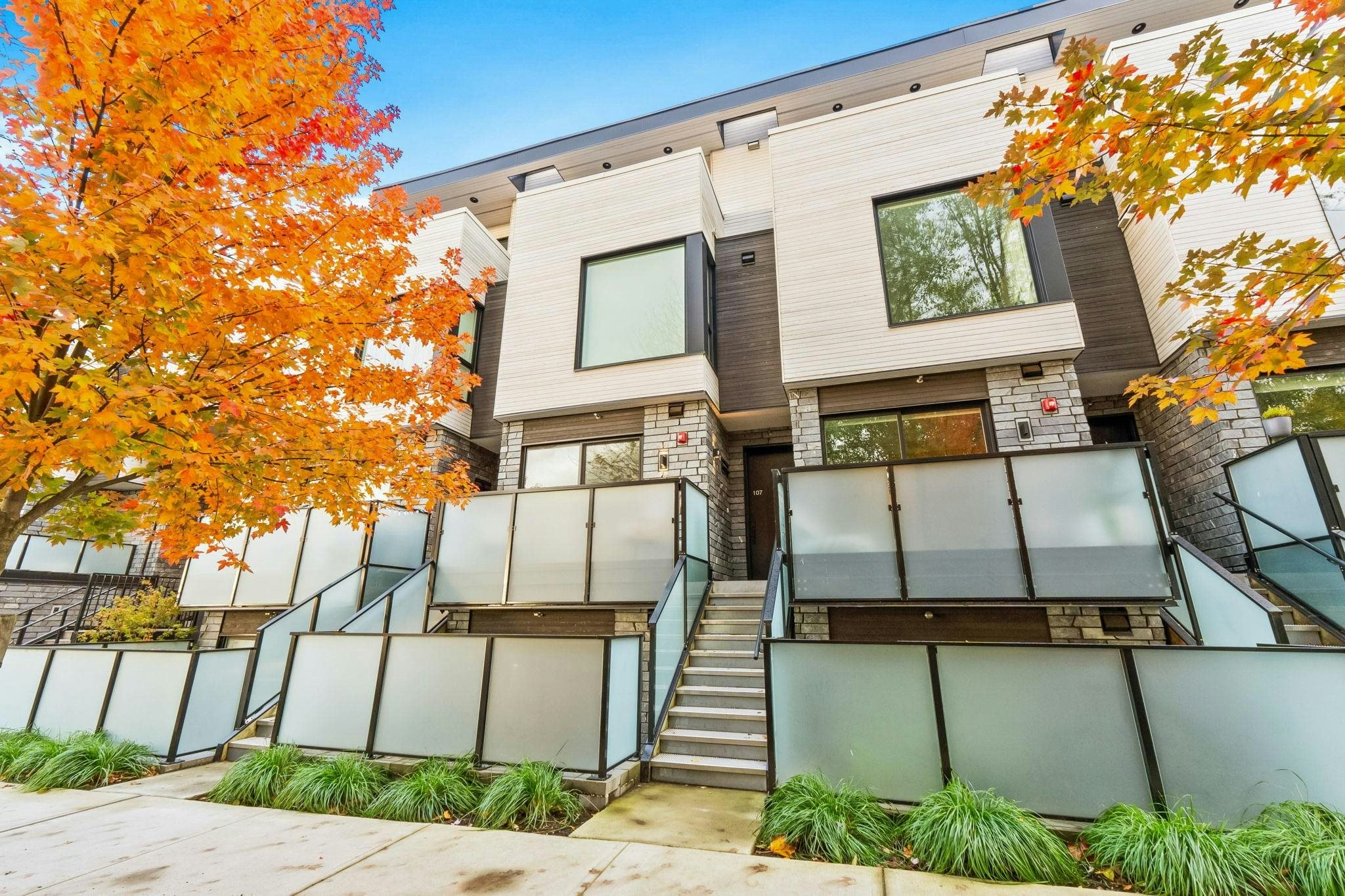 107-650 E 2nd Street, North Vancouver, BC, V7L 1E3