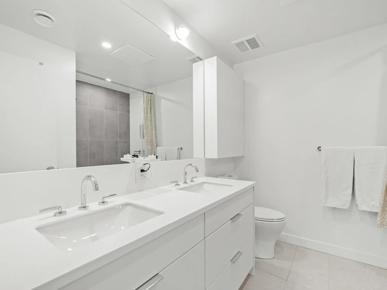 107-650 E 2nd Street, North Vancouver, BC, V7L 1E3 - 17