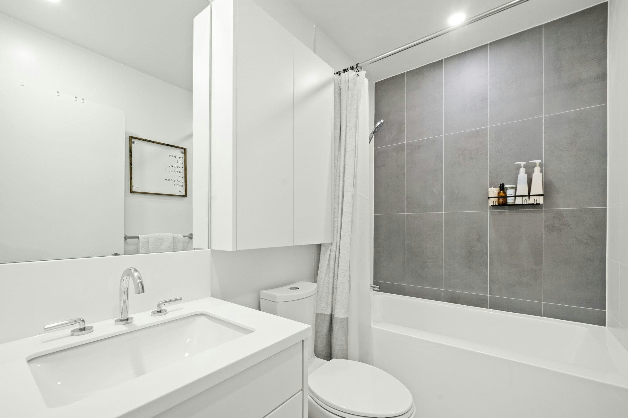 107-650 E 2nd Street, North Vancouver, BC, V7L 1E3 - 19