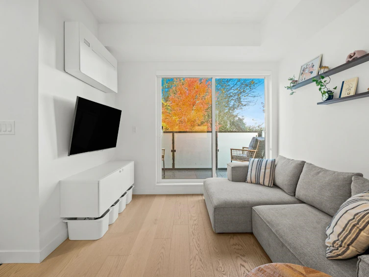 107-650 E 2nd Street, North Vancouver, BC, V7L 1E3 - 8