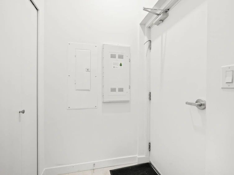 107-650 E 2nd Street, North Vancouver, BC, V7L 1E3 - 24