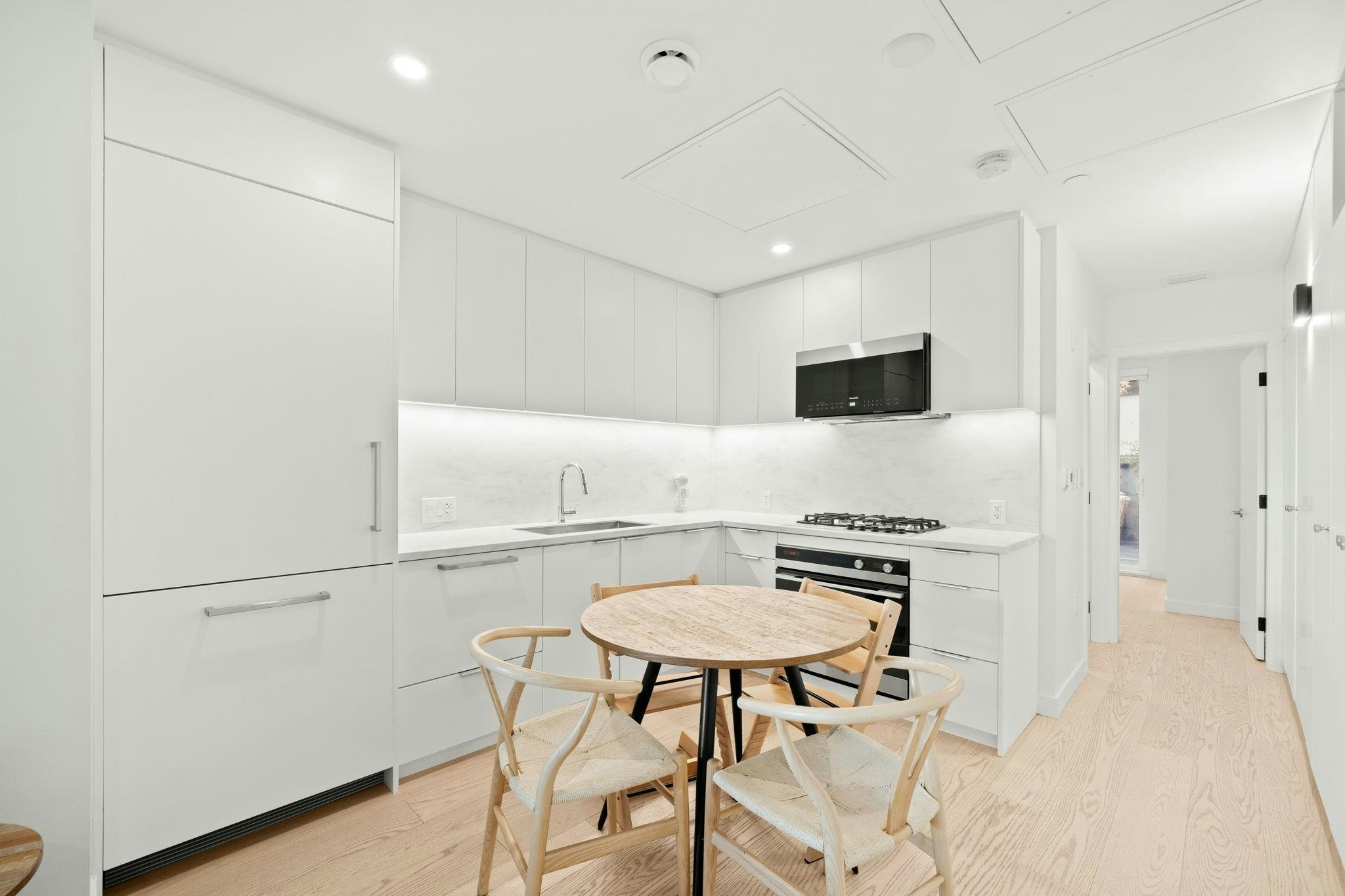 107-650 E 2nd Street, North Vancouver, BC, V7L 1E3 - 7