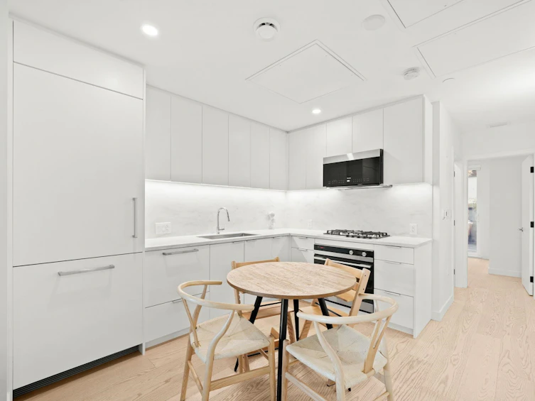 107-650 E 2nd Street, North Vancouver, BC, V7L 1E3 - 7