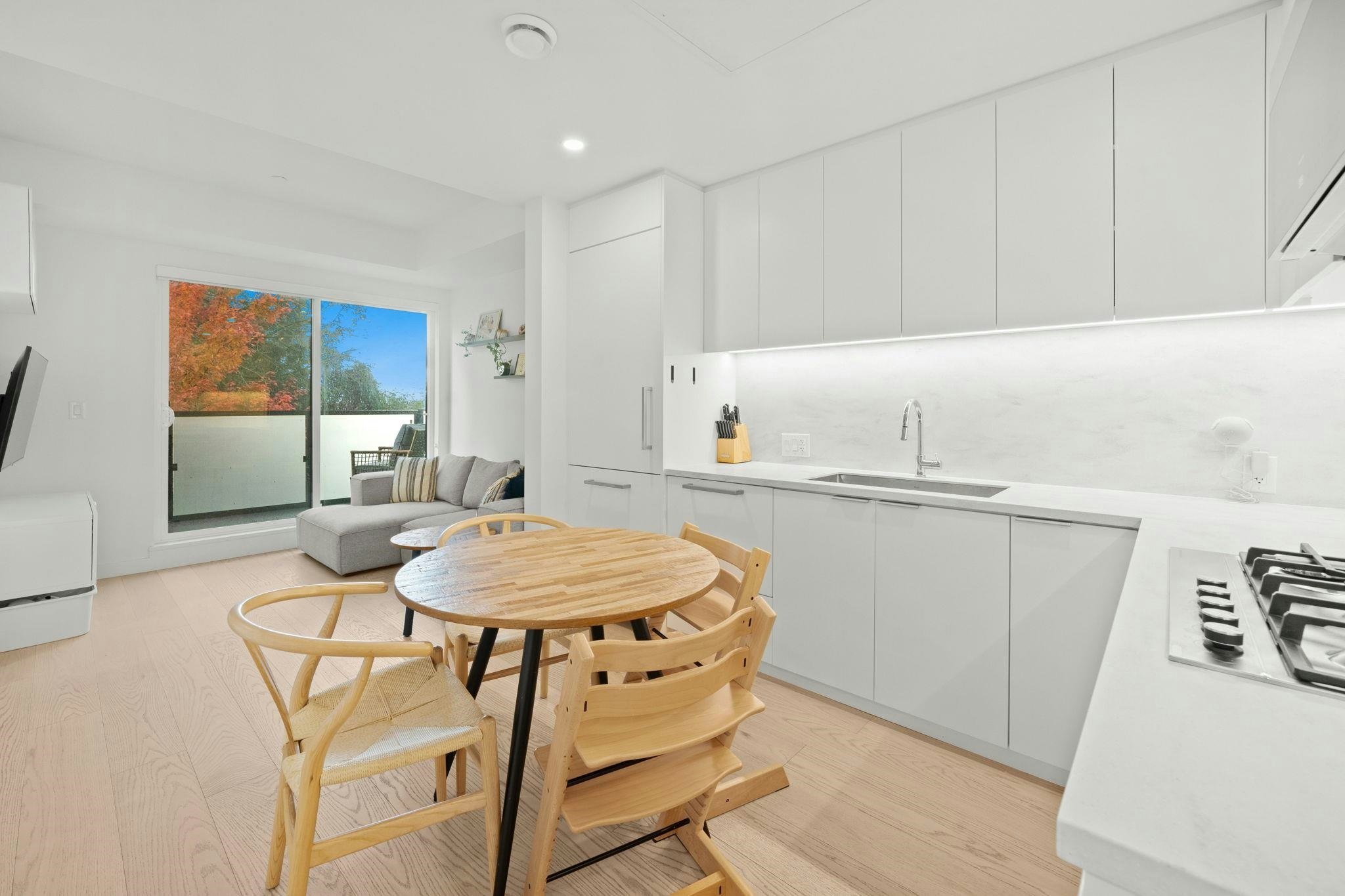 107-650 E 2nd Street, North Vancouver, BC, V7L 1E3 - 13