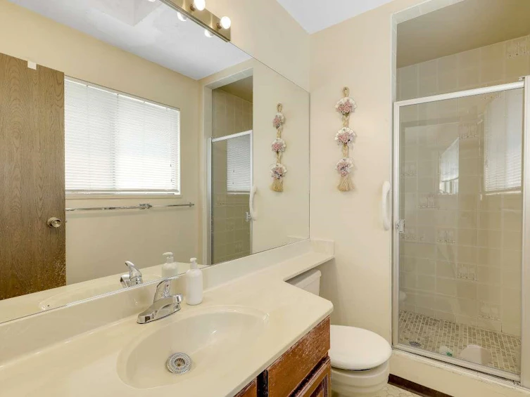 9012 145a Street, Surrey, BC, V3R 7Y4 - 23