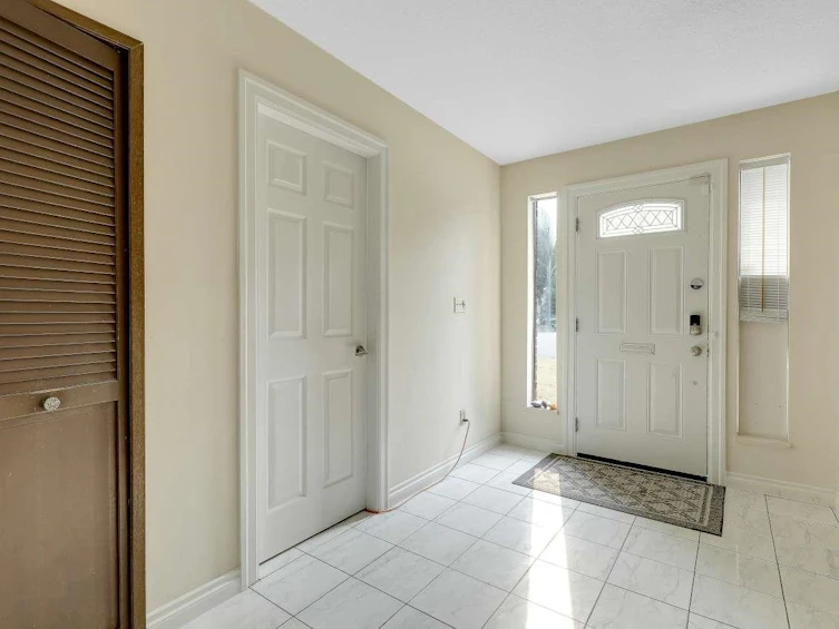 9012 145a Street, Surrey, BC, V3R 7Y4 - 26