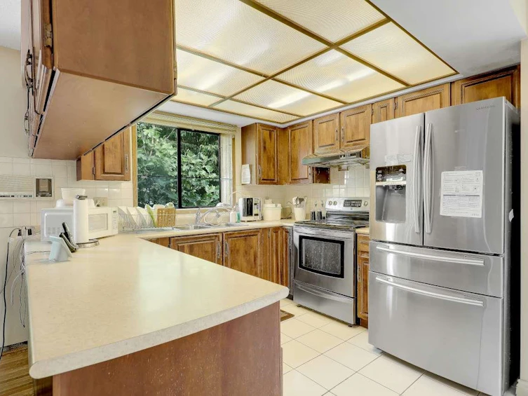9012 145a Street, Surrey, BC, V3R 7Y4 - 11