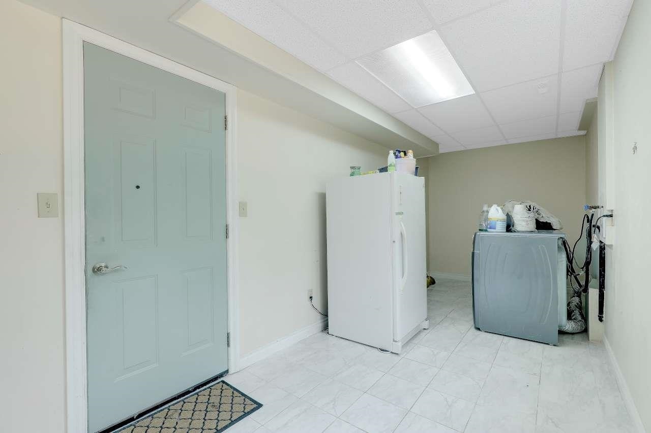 9012 145a Street, Surrey, BC, V3R 7Y4 - 31