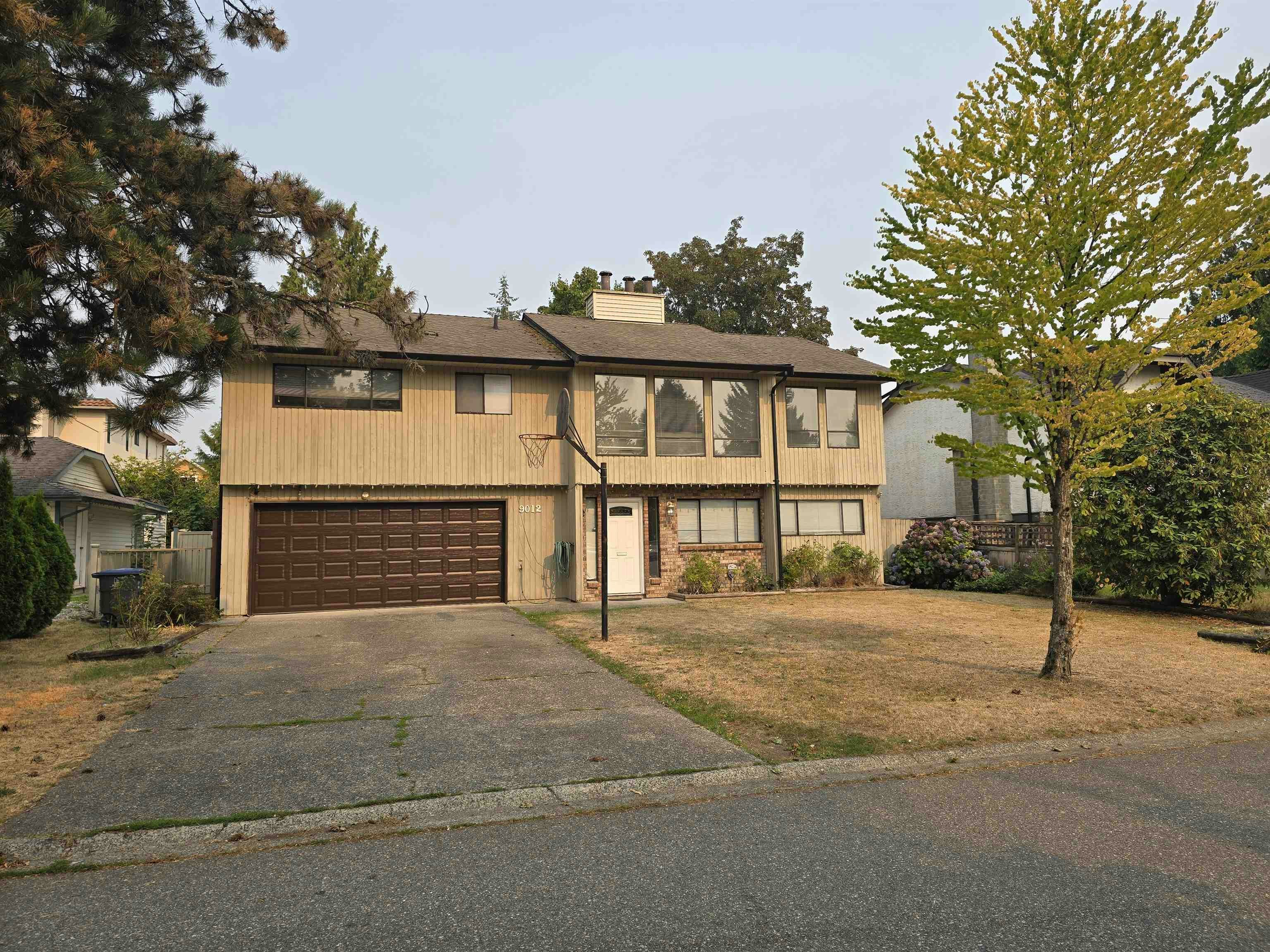 9012 145a Street, Surrey, BC, V3R 7Y4