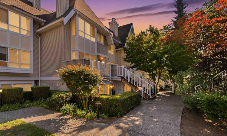 13-6577 Southoaks Crescent