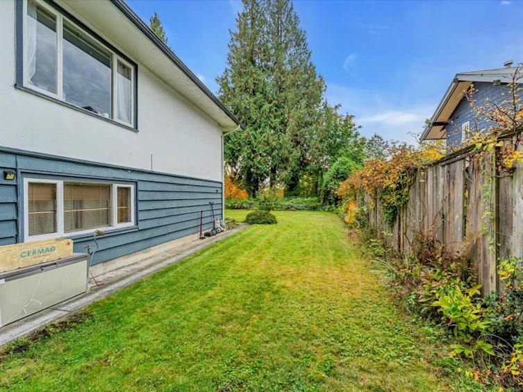 360 Keith Road, West Vancouver, BC, V7T 1L7 - 26