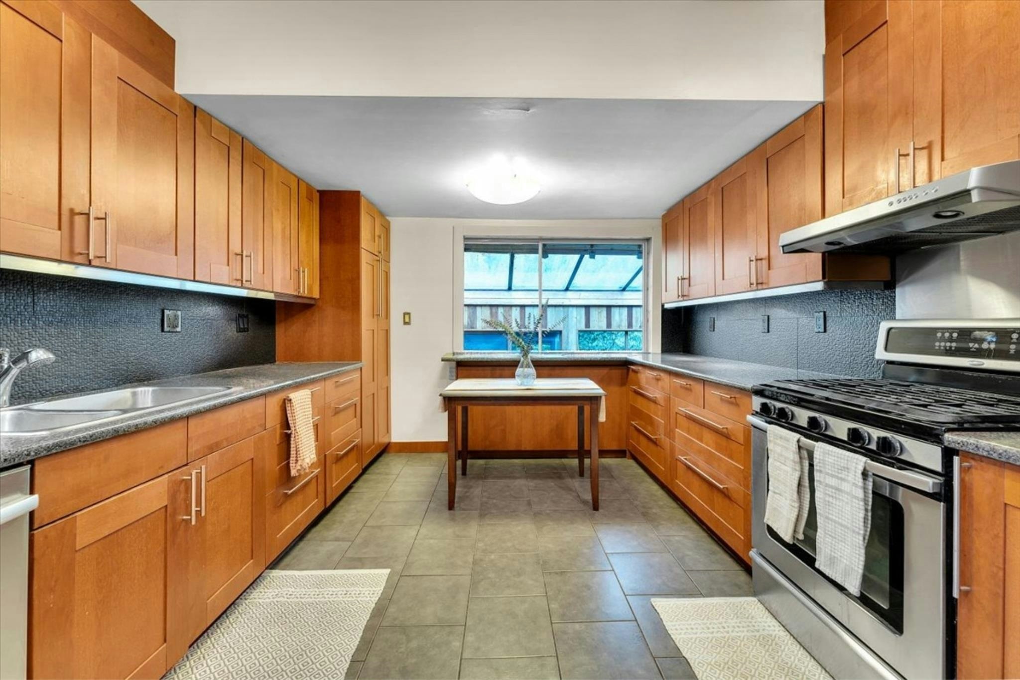 360 Keith Road, West Vancouver, BC, V7T 1L7 - 4
