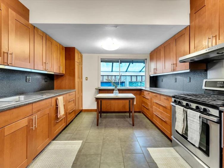 360 Keith Road, West Vancouver, BC, V7T 1L7 - 4