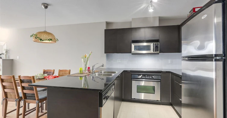 1207-4178 Dawson Street, Burnaby, BC, V5C 0A1 - 2