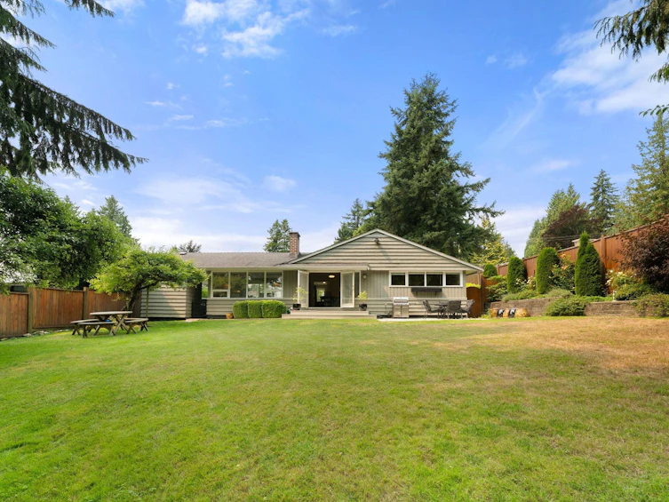 3046 Princess Avenue, North Vancouver, BC, V7N 2C8 - 14