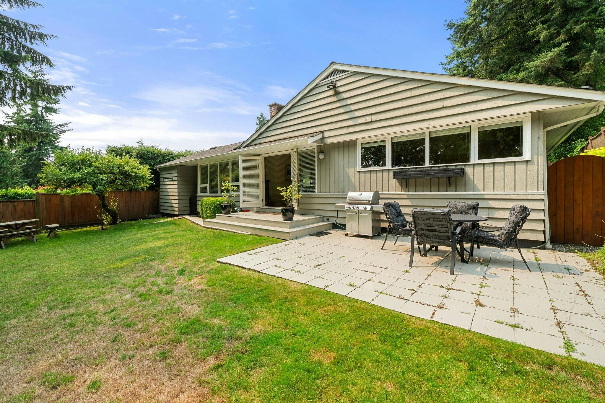 3046 Princess Avenue, North Vancouver, BC, V7N 2C8 - 11