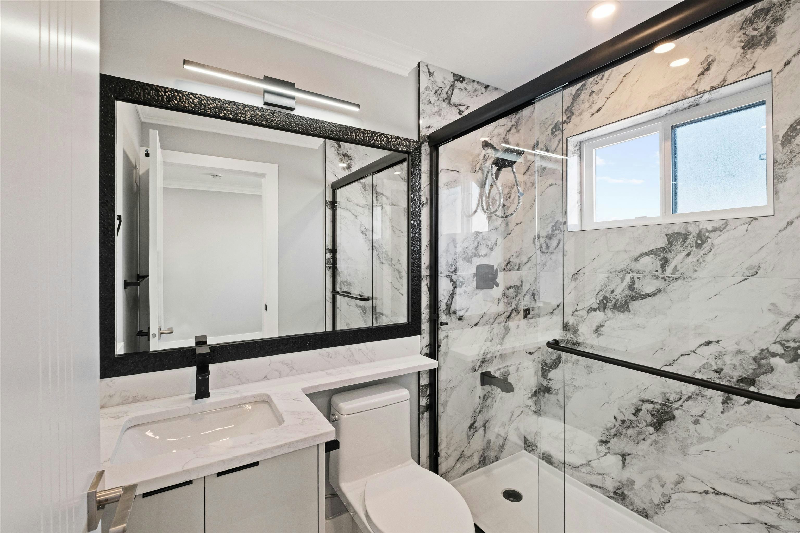 812 Montroyal Boulevard, North Vancouver, BC, V7R 2G6 - 18