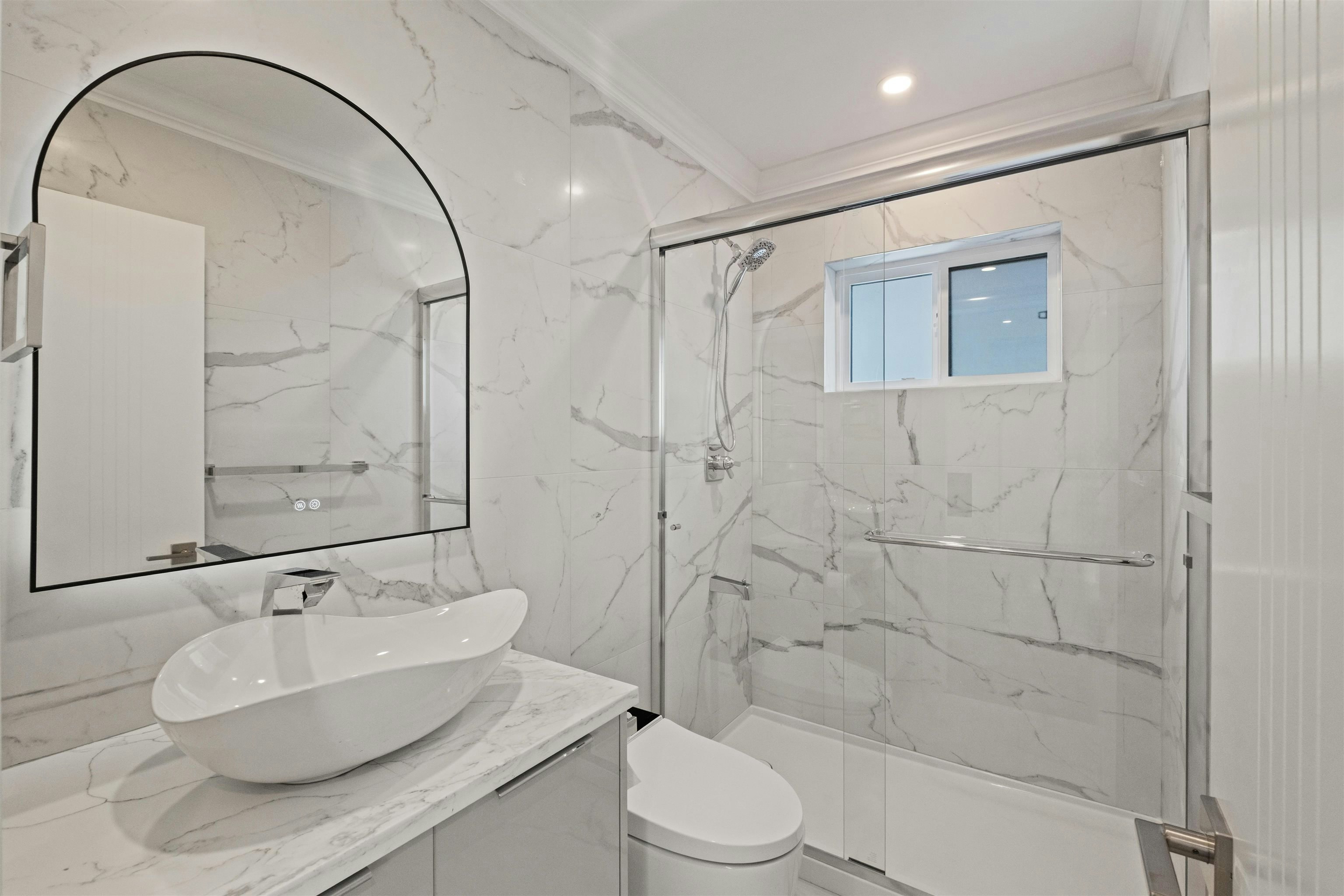 812 Montroyal Boulevard, North Vancouver, BC, V7R 2G6 - 11