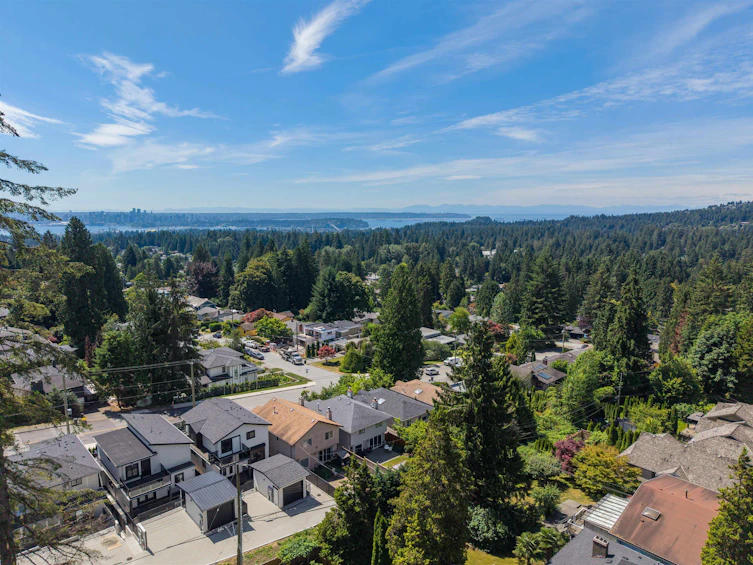 812 Montroyal Boulevard, North Vancouver, BC, V7R 2G6 - 25