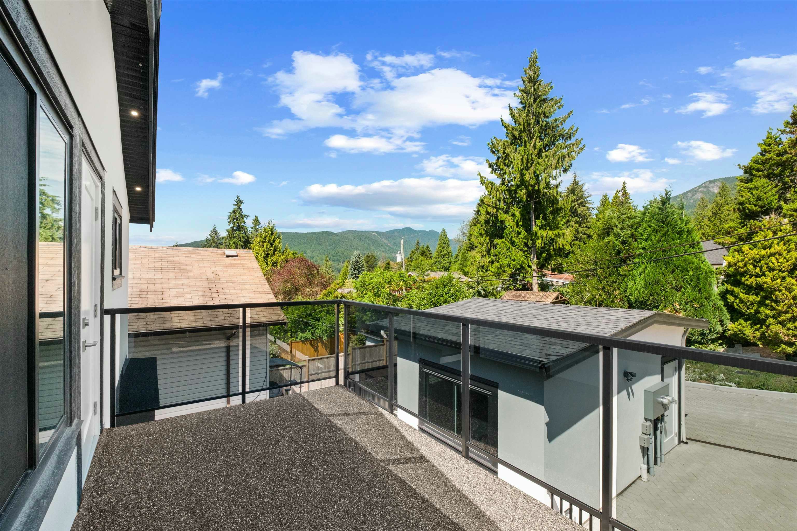 812 Montroyal Boulevard, North Vancouver, BC, V7R 2G6 - 16