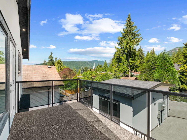 812 Montroyal Boulevard, North Vancouver, BC, V7R 2G6 - 16