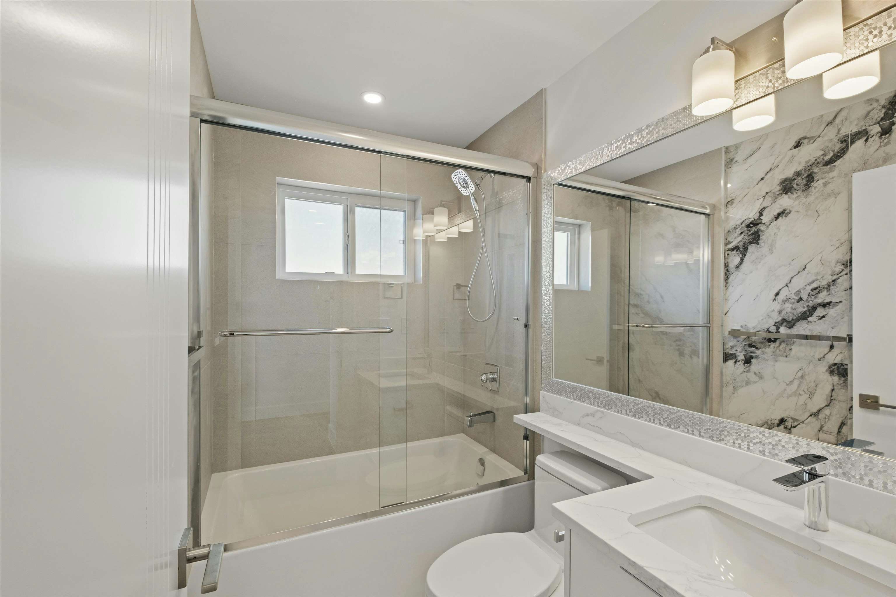 812 Montroyal Boulevard, North Vancouver, BC, V7R 2G6 - 21