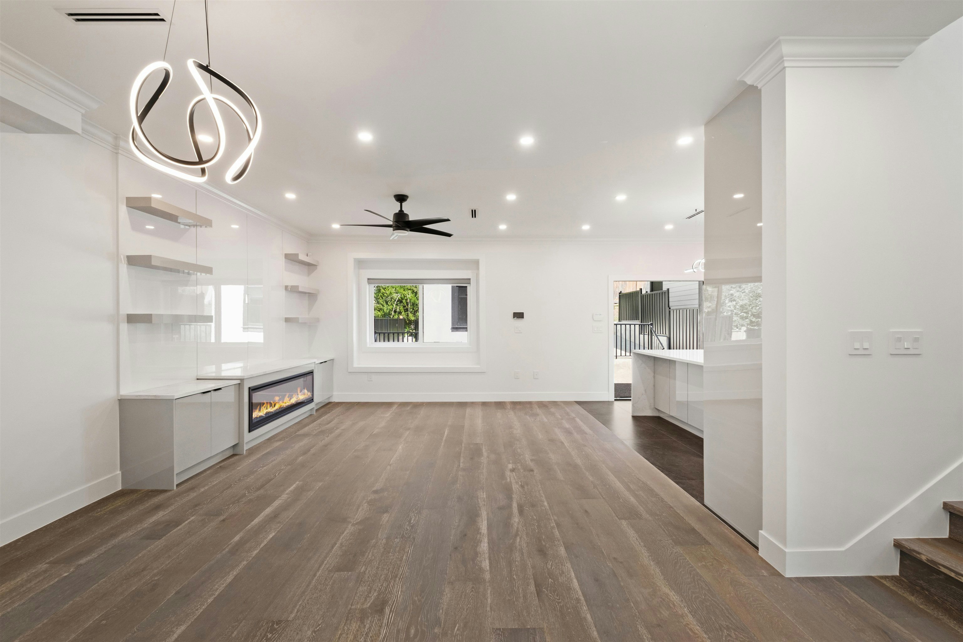 812 Montroyal Boulevard, North Vancouver, BC, V7R 2G6 - 4