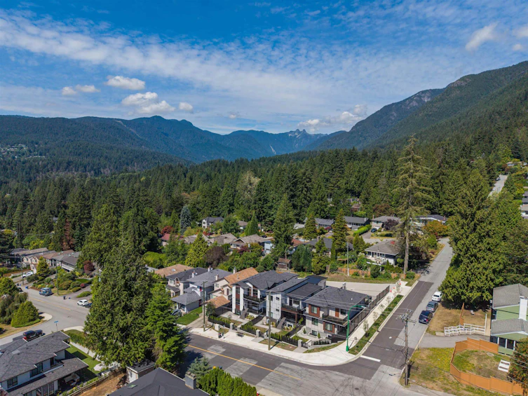 812 Montroyal Boulevard, North Vancouver, BC, V7R 2G6 - 24