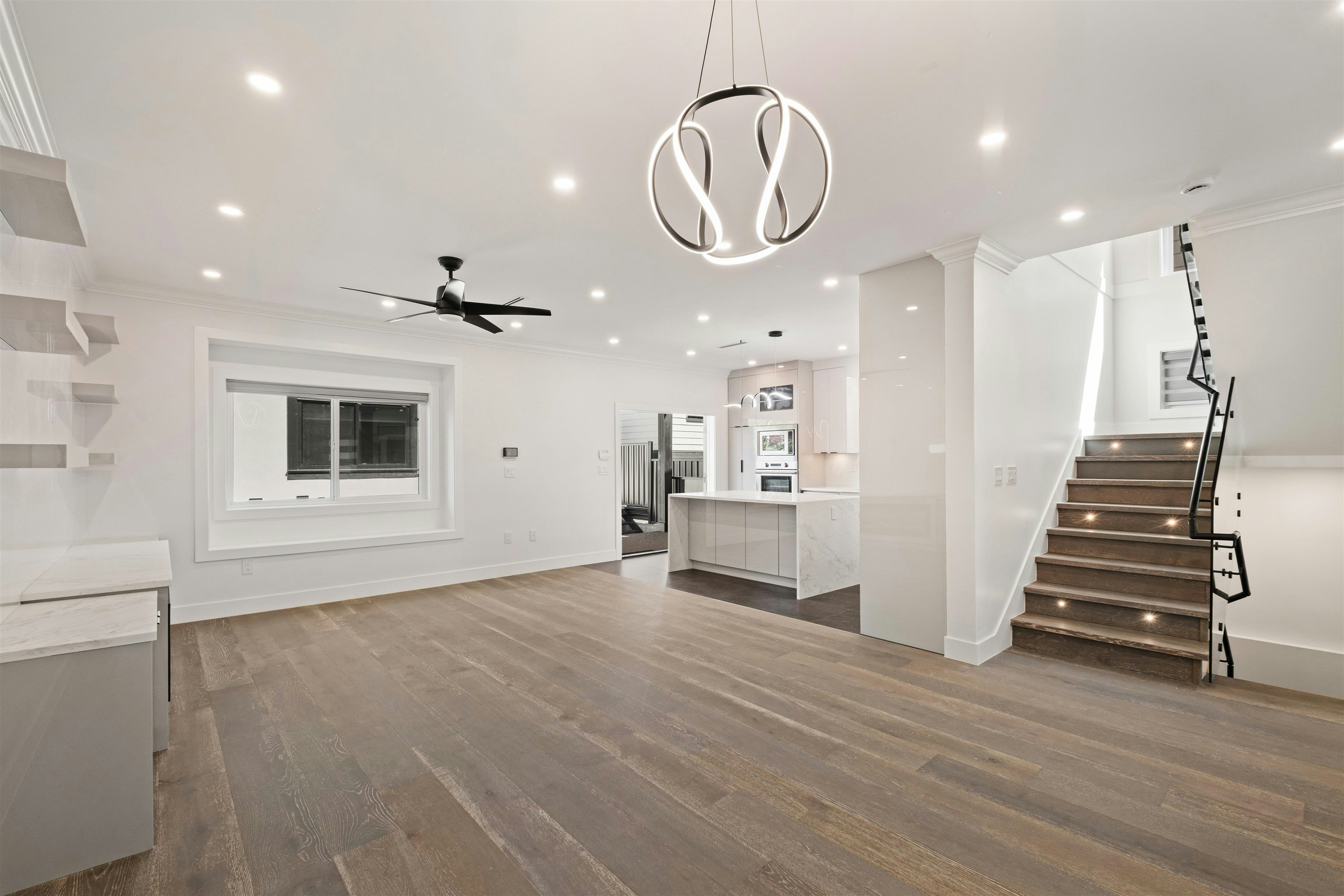 812 Montroyal Boulevard, North Vancouver, BC, V7R 2G6 - 3