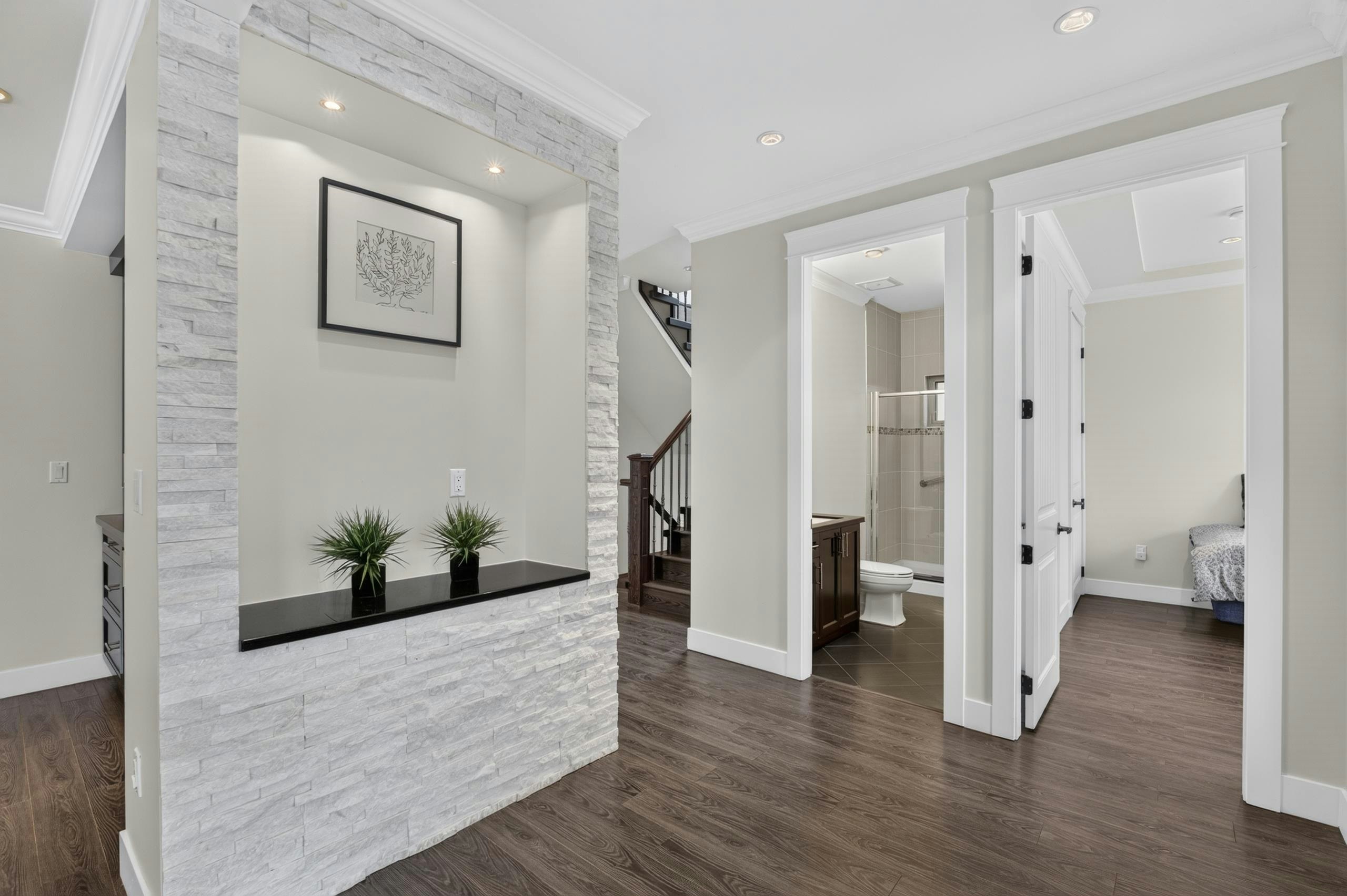 1010 E 55th Avenue, Vancouver, BC, V5X 1N9 - 3