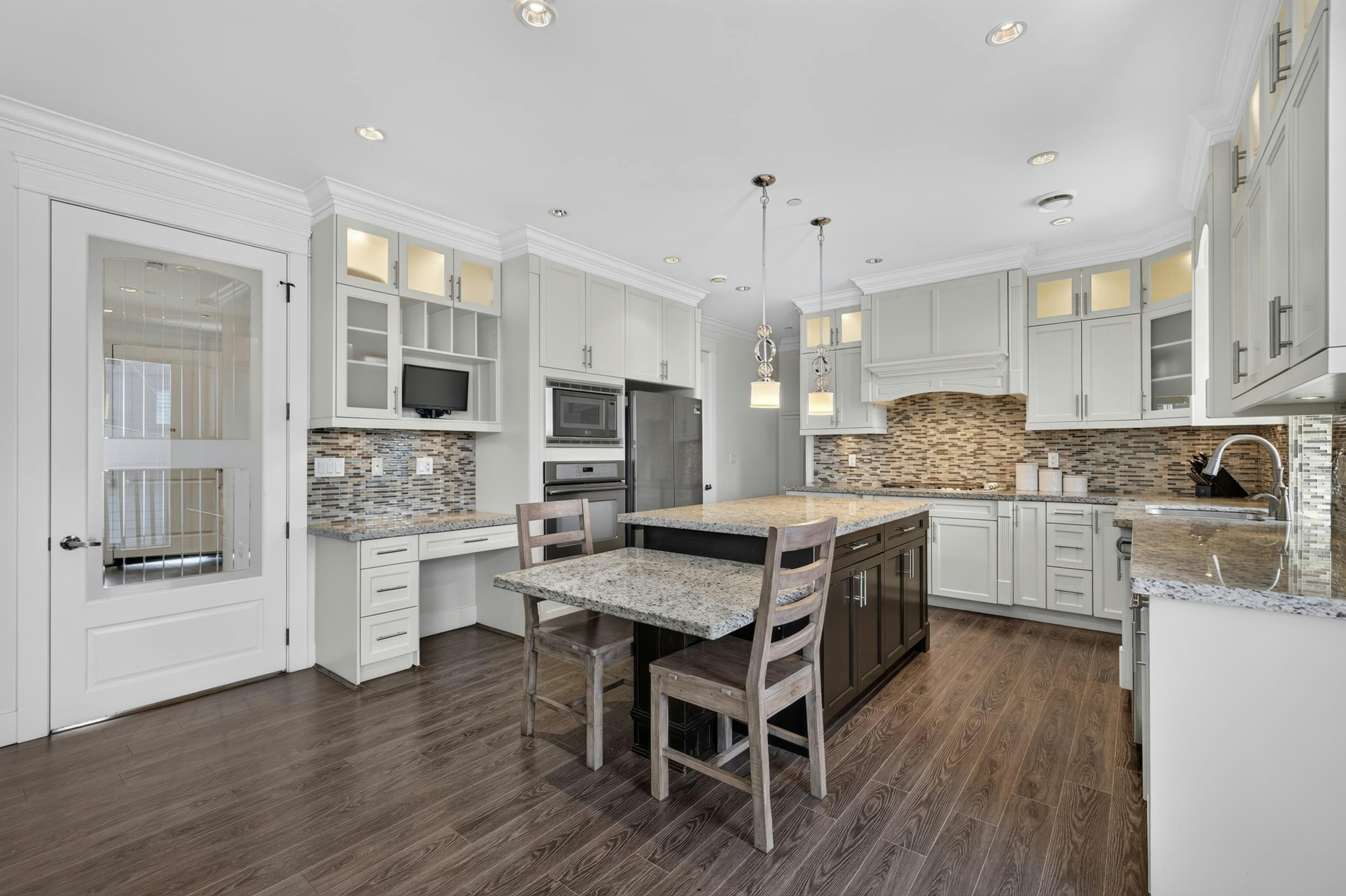 1010 E 55th Avenue, Vancouver, BC, V5X 1N9 - 8