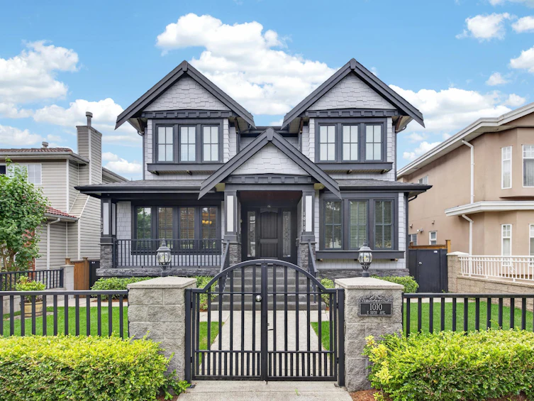 1010 E 55th Avenue, Vancouver, BC, V5X 1N9 - 2