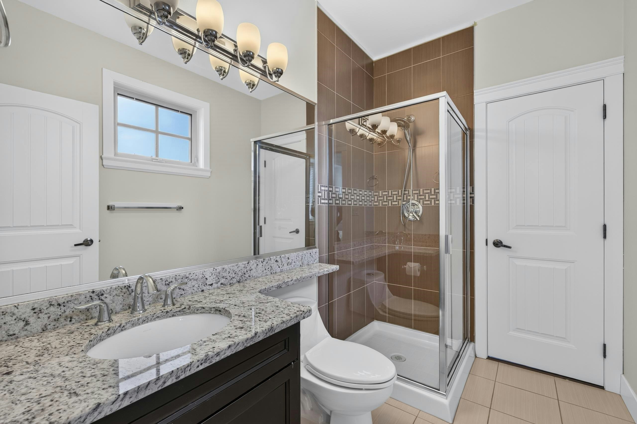 1010 E 55th Avenue, Vancouver, BC, V5X 1N9 - 28