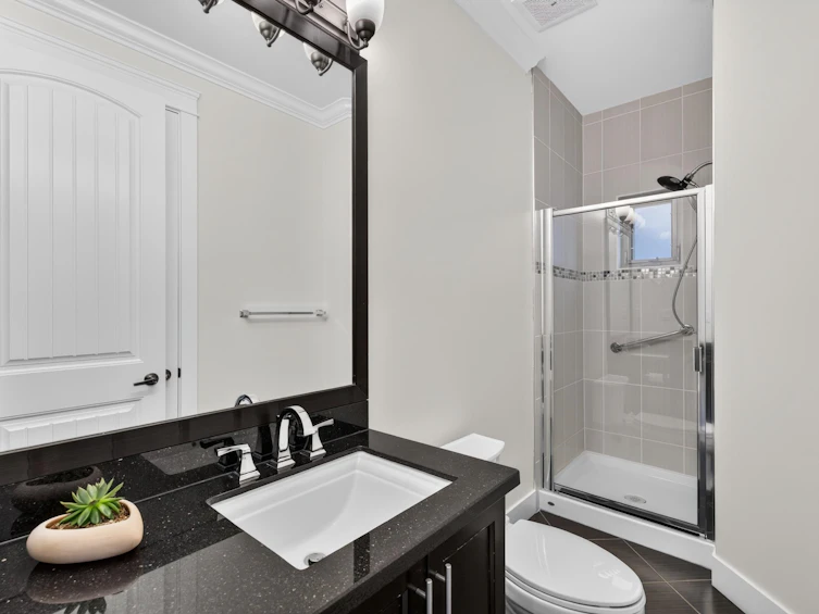 1010 E 55th Avenue, Vancouver, BC, V5X 1N9 - 18