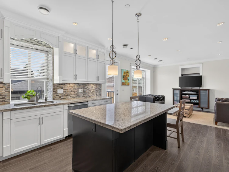 1010 E 55th Avenue, Vancouver, BC, V5X 1N9 - 13