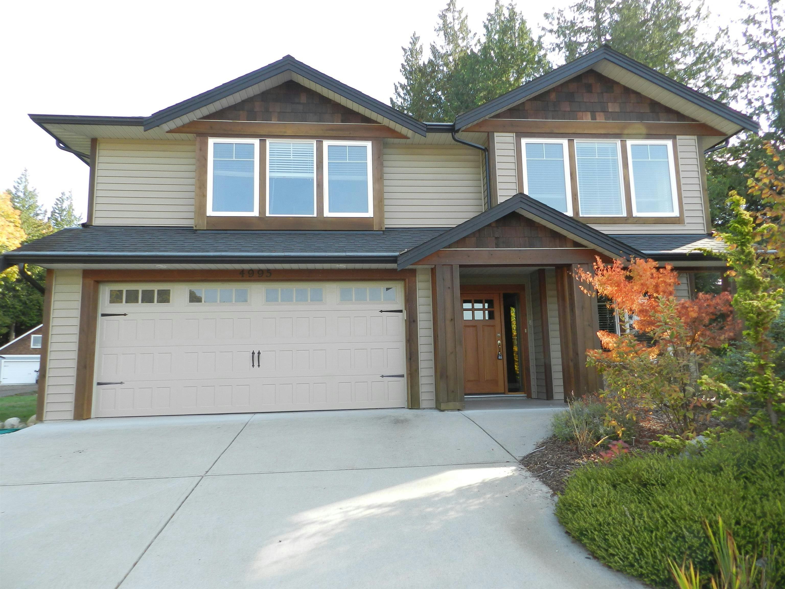 4995 Bay Road, Sechelt, BC, V7Z 0E9