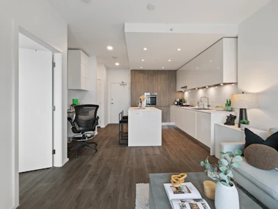 1104-4650 Brentwood Boulevard - 3