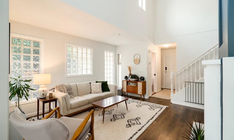 4-1255 Riverside Drive