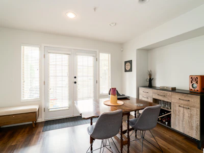 4-1255 Riverside Drive - 5