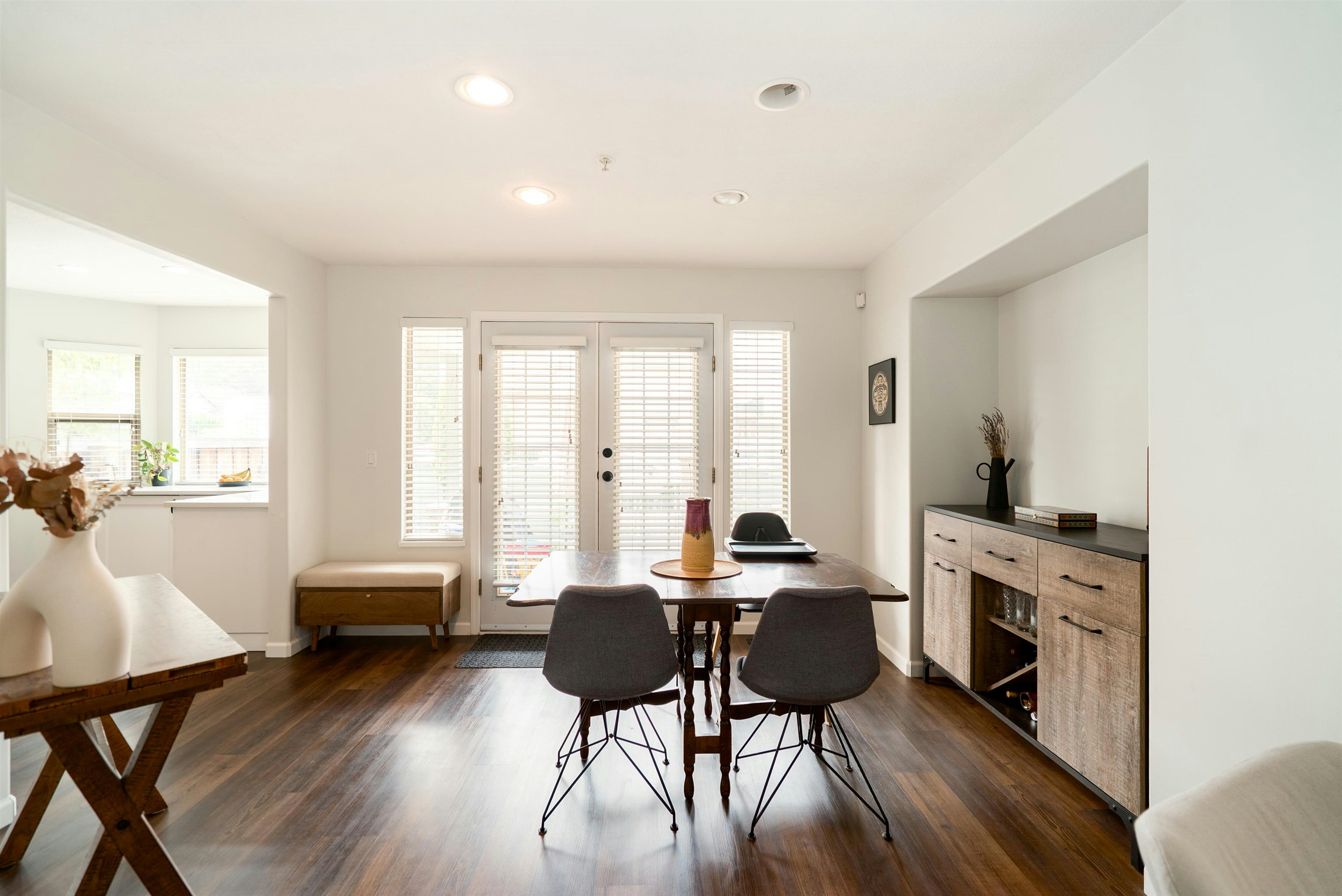 4-1255 Riverside Drive - 4