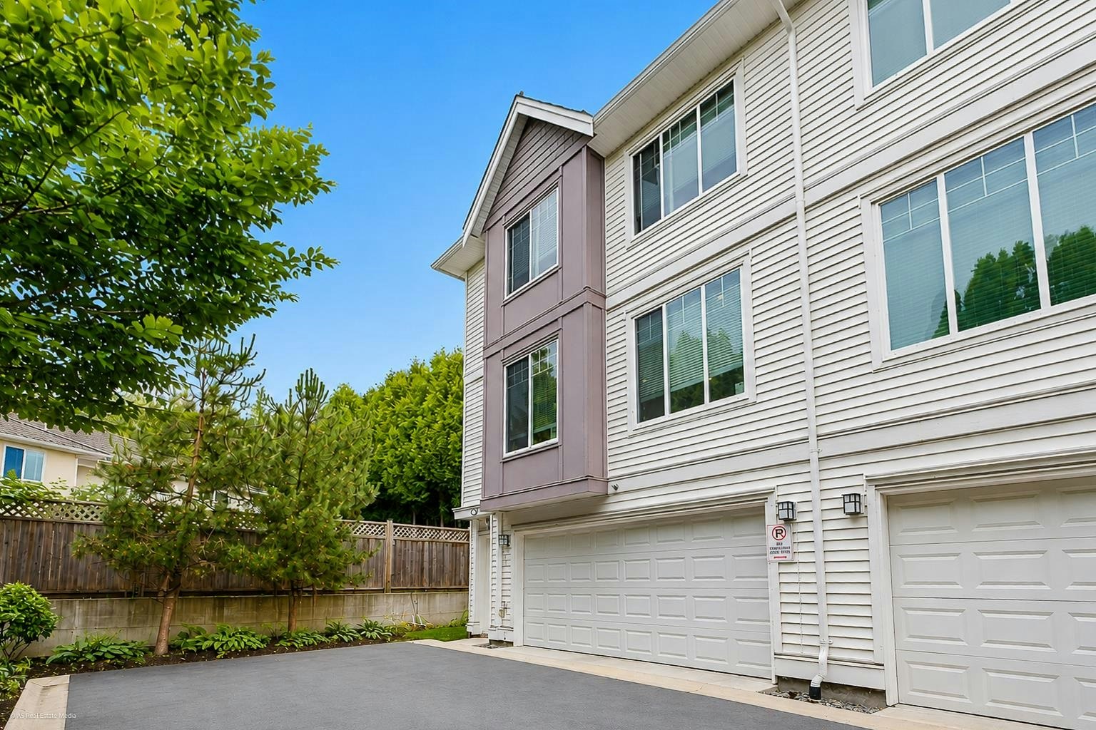 10-8033 166b Street, Surrey, BC, V4N 0G7